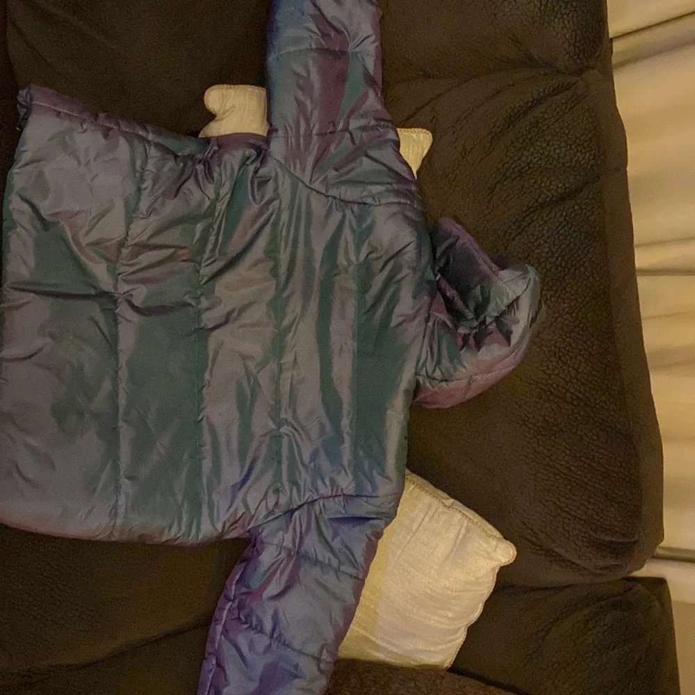 Never worn, tags removed, perfect condition - Picture 2 of 3